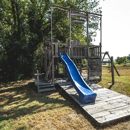 Maison Galine - Piscine & Aire De Jeux - بيت للعطل